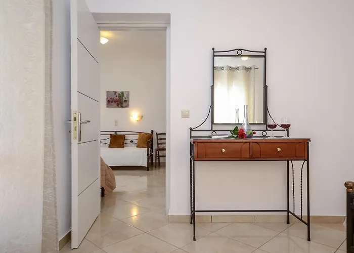 Gaitani Plaka Naxos Aparthotel